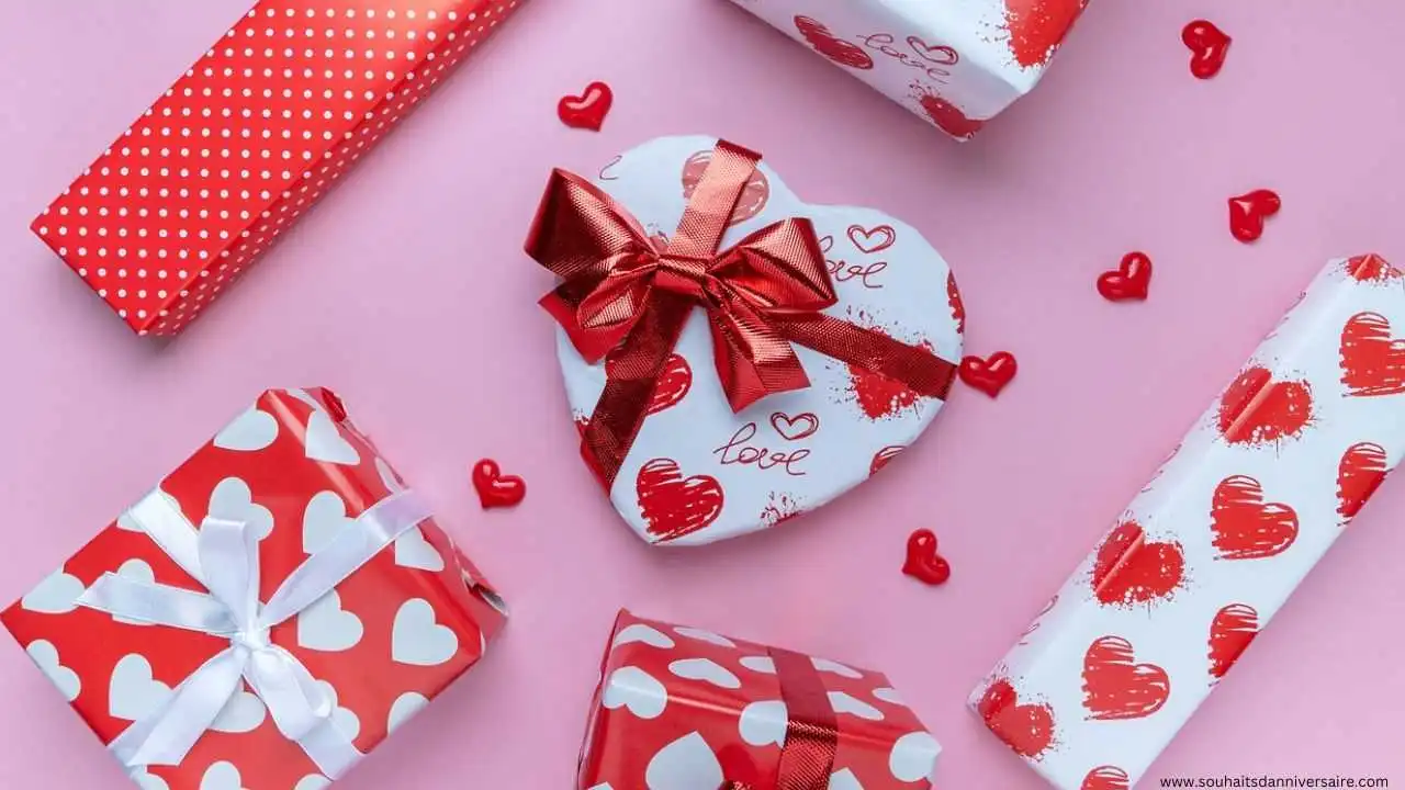 beaux cadeaux d'anniversaire à envoyer avec des messages courts et touchants