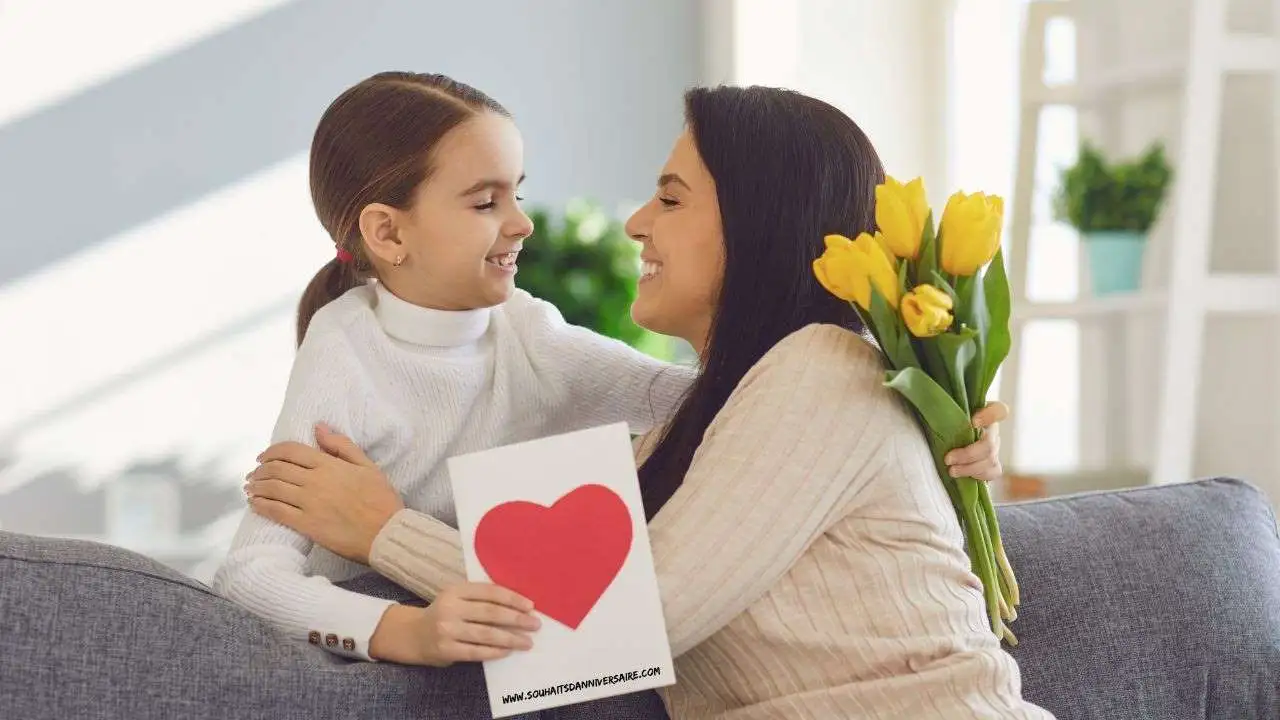 Plus beau poème pour maman. Fille signant un poème sincère pour sa mère tout en l'embrassant et en tenant un seau de fleurs.